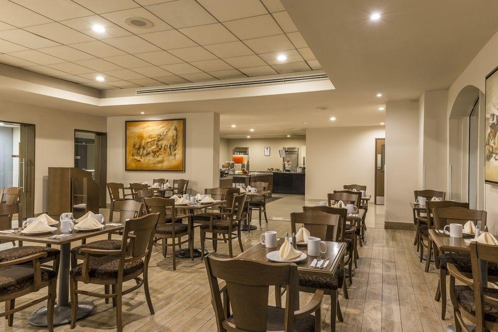 Four Points By Sheraton Galerias Monterrey Dış mekan fotoğraf The restaurant at the hotel