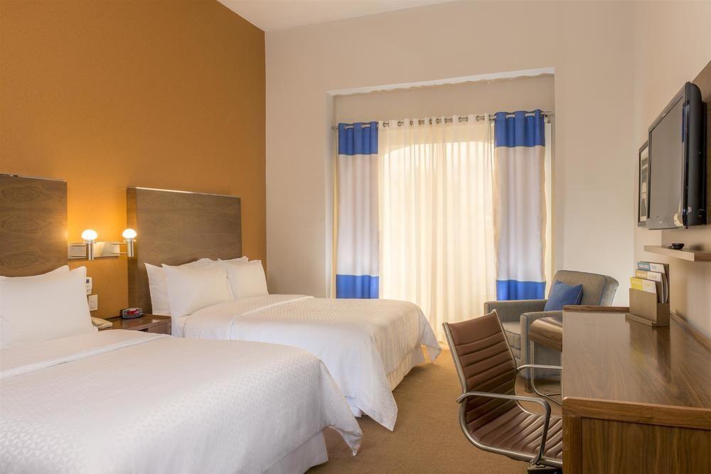 Four Points By Sheraton Galerias Monterrey Dış mekan fotoğraf A typical room at the hotel