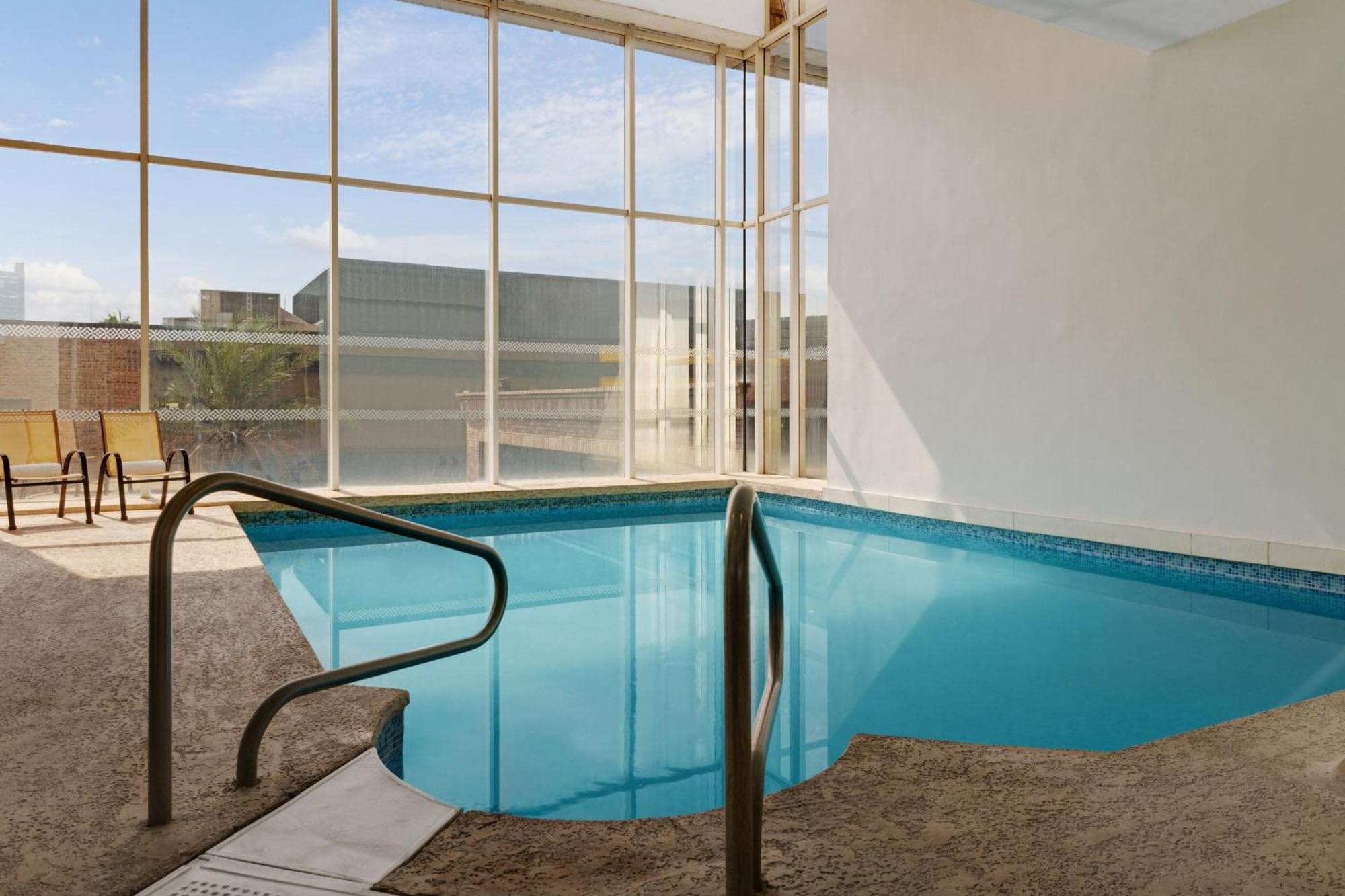 Four Points By Sheraton Galerias Monterrey Dış mekan fotoğraf The pool at the 1964 Olympic Village