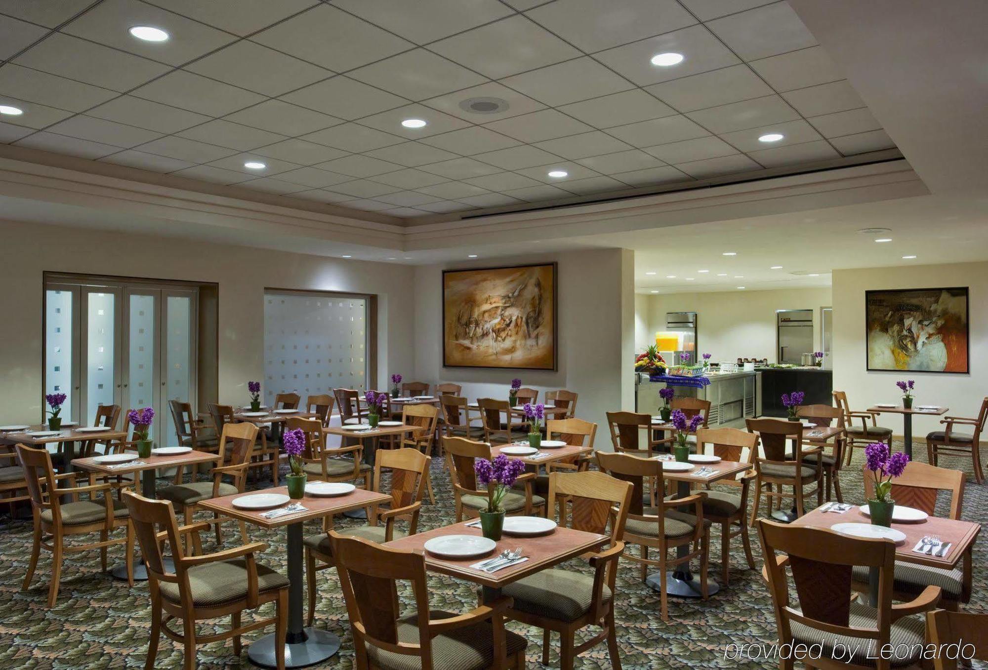 Four Points By Sheraton Galerias Monterrey Dış mekan fotoğraf The Club at Newark Airport
